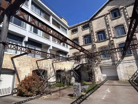 t3 proche gare avec parking