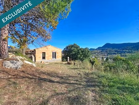 construction hors d'eau hors d'air dans un cadre idyllique avec vue dégagée et dominante