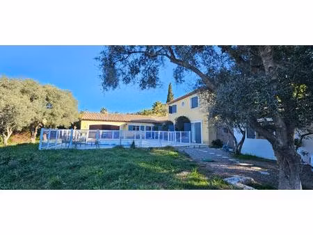 villa proche centre ville de ceyreste