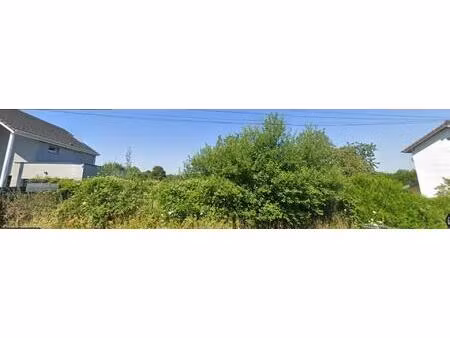 terrain de 1302 m² - 148m² constructibles et viabilisés