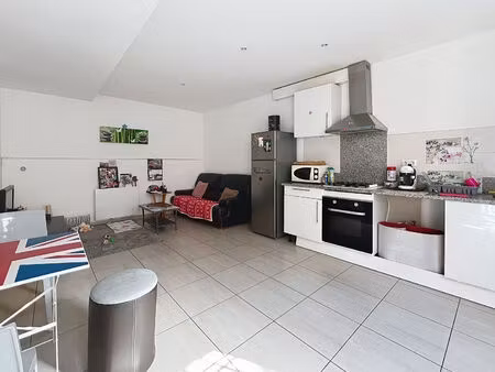 immeuble rivesaltes 6 pièces 140 m2 de 3 appartements.