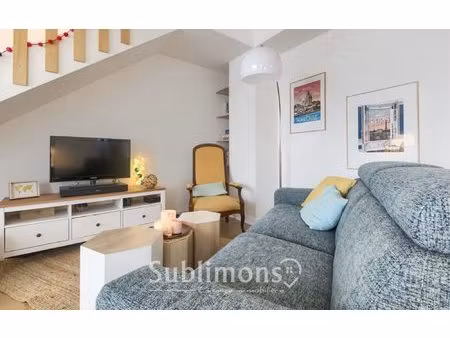 ? maison de ville rénovée avec cour privative – un bien ra