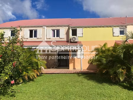 gourbeyre t4 duplex rénové résidence avec piscine  jardine