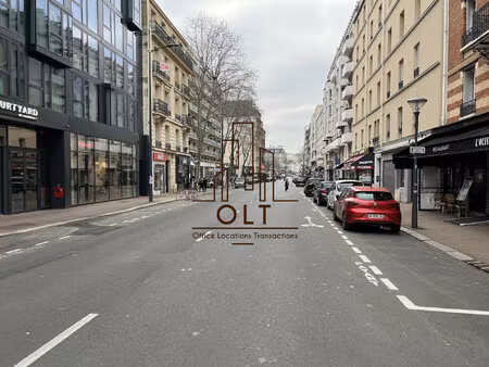 local commercial - issy-les-moulineaux