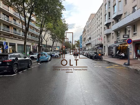 local commercial - issy-les-moulineaux