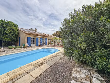 saint restitut maison de plein pied 315 m2  5 chambres  4 sde  1750 m2 de jardin  piscine 