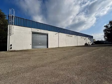location local d'activités vaulx en velin 3 477 m²