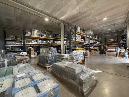 location local d'activités vendargues 600 m²