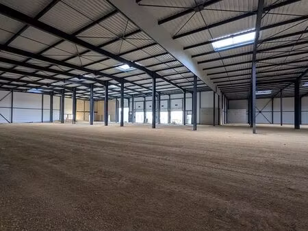 location local d'activités croissy beaubourg 3 597 m²