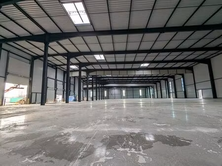 location local d'activités croissy beaubourg 5 880 m²