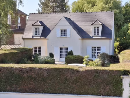 maison contemporaine de 242 m²