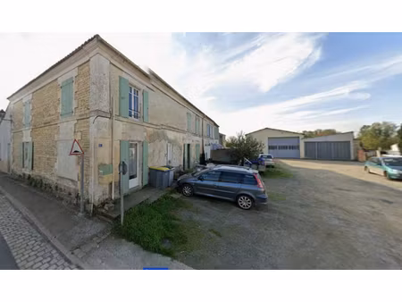 ensemble immobilier a la ronde