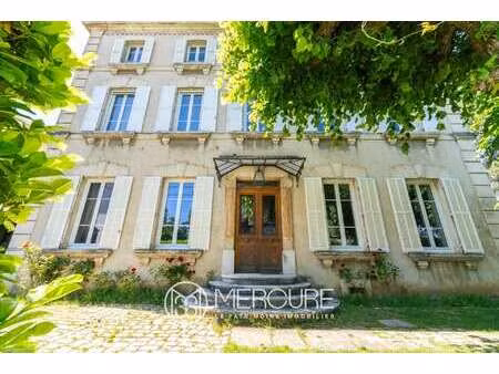 maison de luxe à vendre à anneyron : 560 000 € | 330m²
