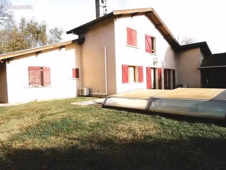 villa 6 pièces 148 m²