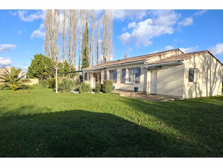 maison de plain-pied. cravans.