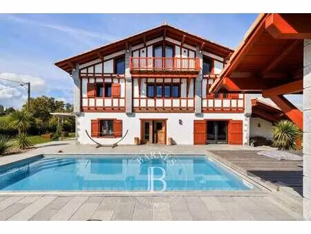 maison de luxe à vendre à larressore : 1 800 000 € | 390m²