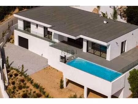 villa de luxe avec vue sur mer à vendre à pietrosella : 1 580 000 € | 150m²