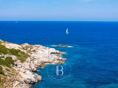 villa de luxe avec vue sur mer à vendre à lumio : 2 100 000 € | 242m²