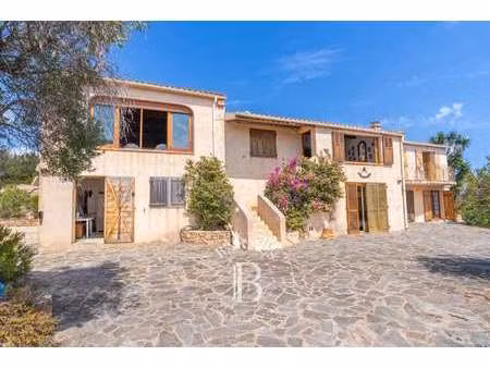 maison de luxe avec vue sur mer à vendre à bonifacio : 1 500 000 € | 228m²