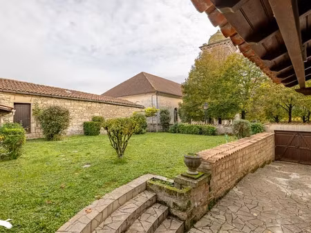 vente maison 8 pièces 242 m² à pons (17800)  239 000 €