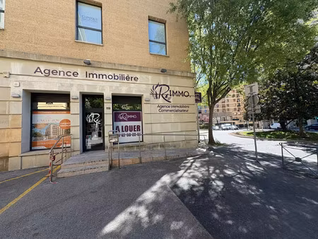 location commerce 120 m² à aix-en-provence (13100)
