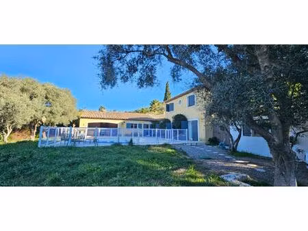 villa proche centre ville de ceyreste