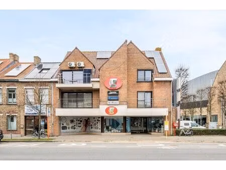 handelsruimte (260m²) op commerciële toplocatie.