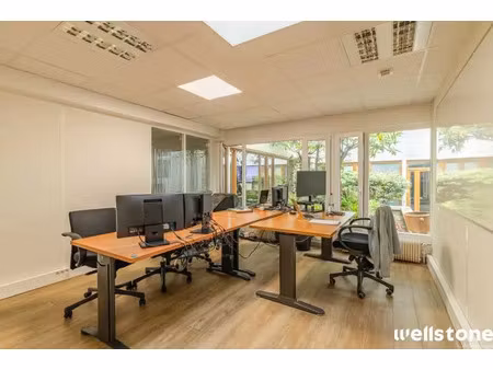 location bureau paris 75018