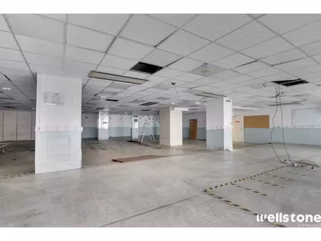 location bureau paris 75018