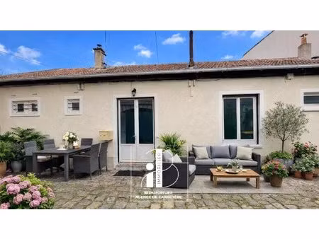fontainebleau – maison de plain-pied de 55 m² avec cour