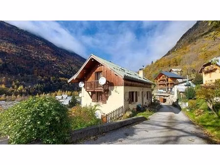 vaujany - maison avec deux appartements et double garage