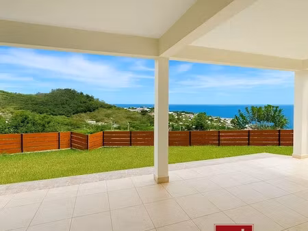 vente maison 4 pièces 84 m² à les avirons (97425)  436 800 €