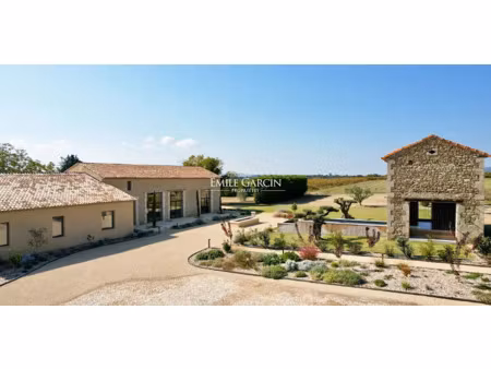 vente maison 11 pièces 600 m² à cucuron (84160)  3 550 000 €