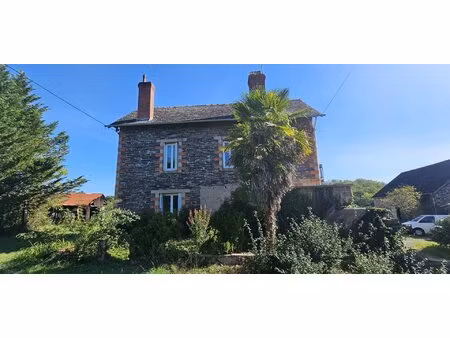 corps de ferme divers batîments agricole+ maison d'habitation