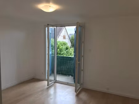 location appartement 4 pièces 68 m² à noisy-le-grand (93160)  1 500 €