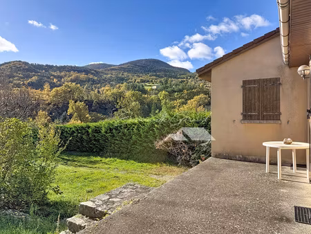 maison 3 pièces avec grand sous-sol et terrain arboré