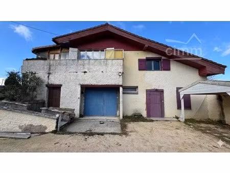 ensemble de deux habitations sur les hauteurs de saint-barthélémy-de-vals