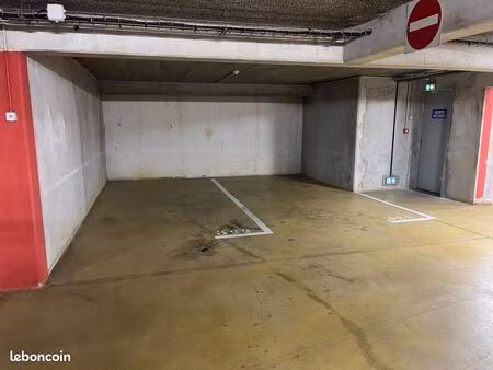 ivry - grand parking à louer à l’entrée du périphérique