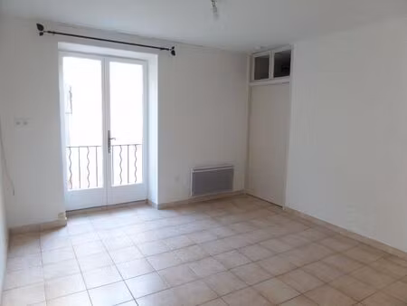 location appartement 2 pièces 35 m² à cadenet (84160)