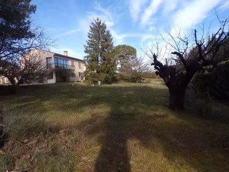 vente terrain 577 m² la tour-d’aigues (84240)