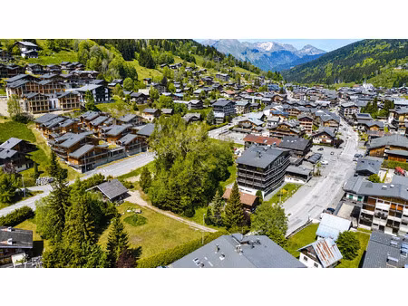 terrain constructible plein centre les gets