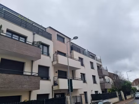 magnifique deux pieces dans petite residence de standing