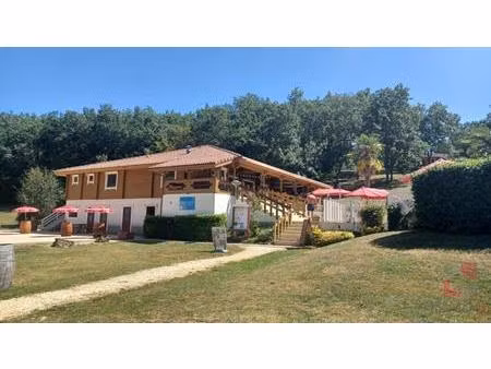 bâtiment commercial de 350m² avec activité bar/snacking