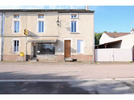 ancienne boulangerie au coeur de l'aisy-sur-armançon 