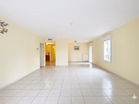 location appartement 3 pièces 96.37 m² à les angles (30133)  1 130 €