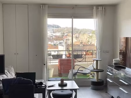 location meublée appartement 2 pièces 60 m² à puteaux (92800)  1 700 €
