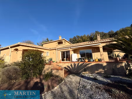 villa 190 m2 sur 3332m2 de terrain