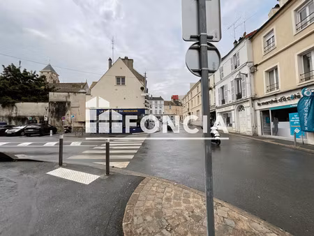 plein coeur du centre ville de longjumeau  vends murs de commerce de 143m2  bar  pmu  café