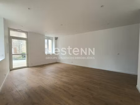 local commercial a louer - centre ville d'elven - 42 m2