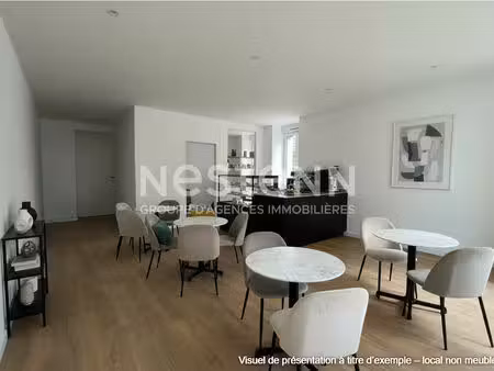 local commercial à louer en centre ville d'elven - 42 m2